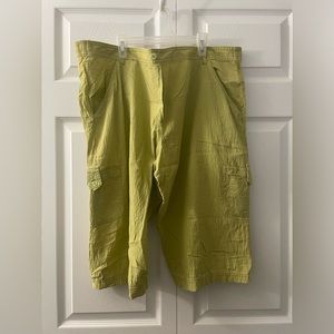 White stag lime capris